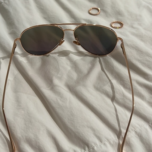 Gold aviator glasses with bluish lens main image 4